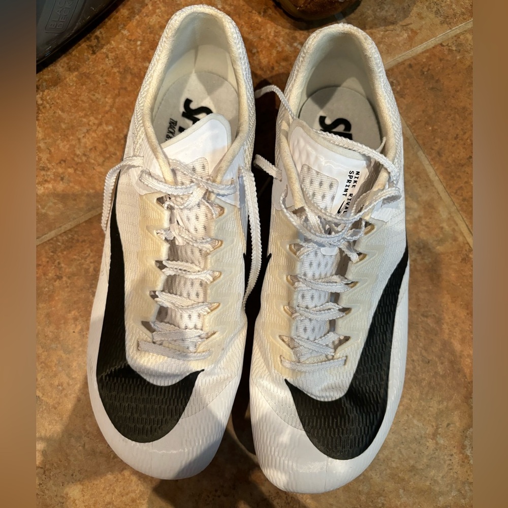Nike Women’s sprint track sneakers size 7.5
